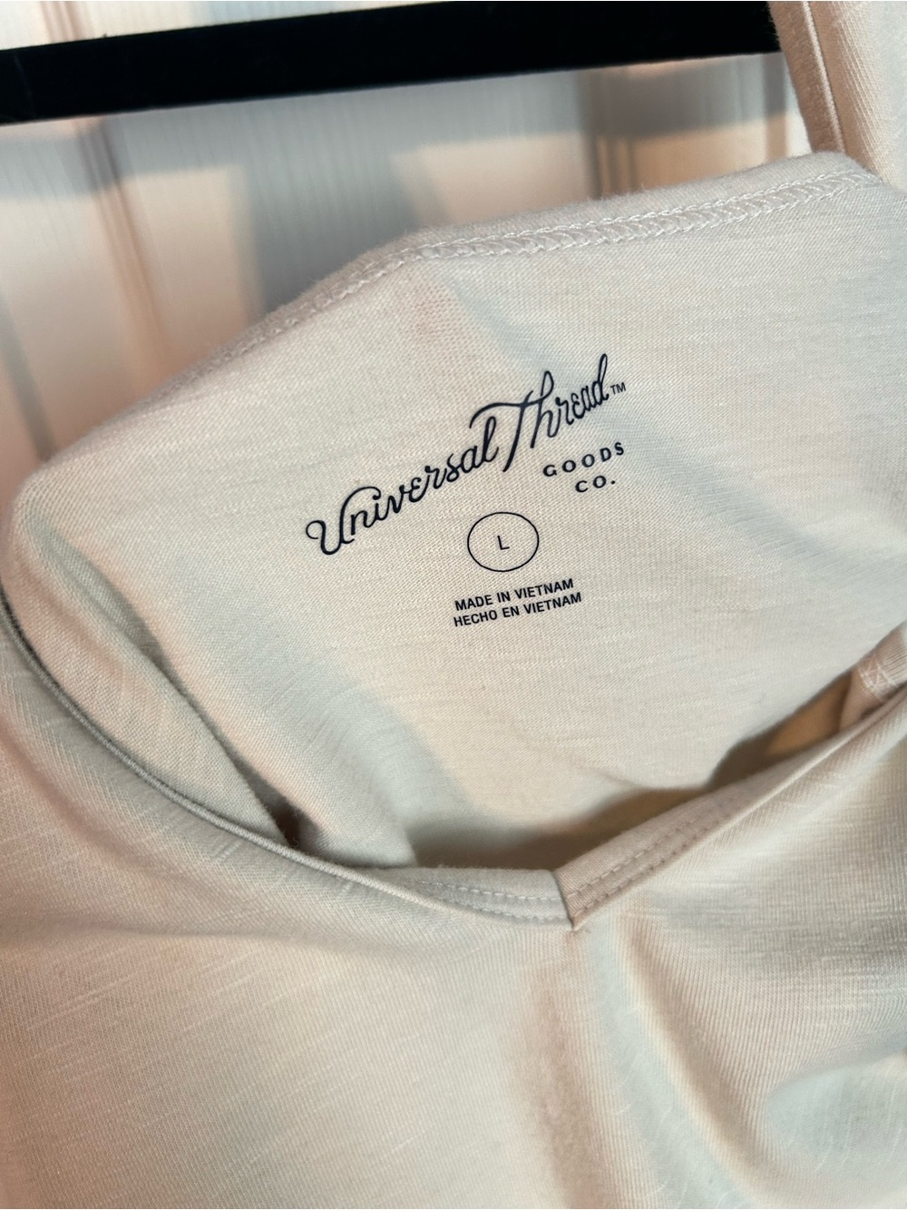 Universal Thread Cream V-Neck Tank Top - Picture 3 of 4